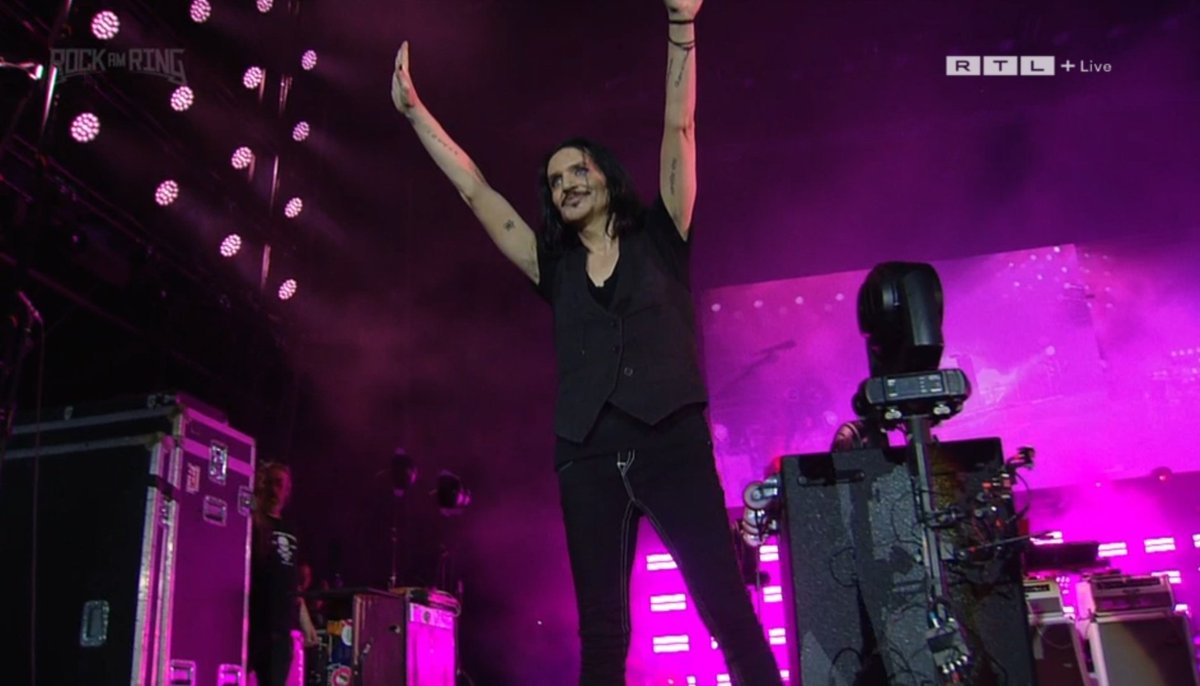 thefeelingslide's tweet photo. 😍😍😍 It was an amazing show! 🙏🔥💖💞🔥 #PLACEBO #RockAmRing #LiveStreaming #Placebo2022 https://t.co/52E0aLdHOF