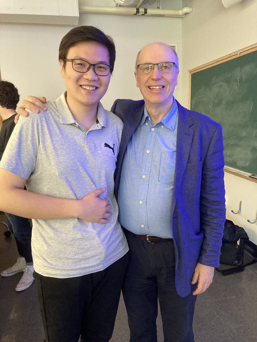 ProfDaveLeigh's tweet photo. Tks @chemistryatuvic, @SFUChemistry &amp; @UBCChem for a memorable week in beautiful BC❤️ as @uvic Lansdowne lecturer. 3 research talks, 1 public lecture, 5 lunches/get-togethers with PDRAs/PhDs, 1 magic class for undergrads, 1 podcast &amp; 25 1-on-1 faculty chats…loved every minute!❤️ https://t.co/T9HqWt8zo5