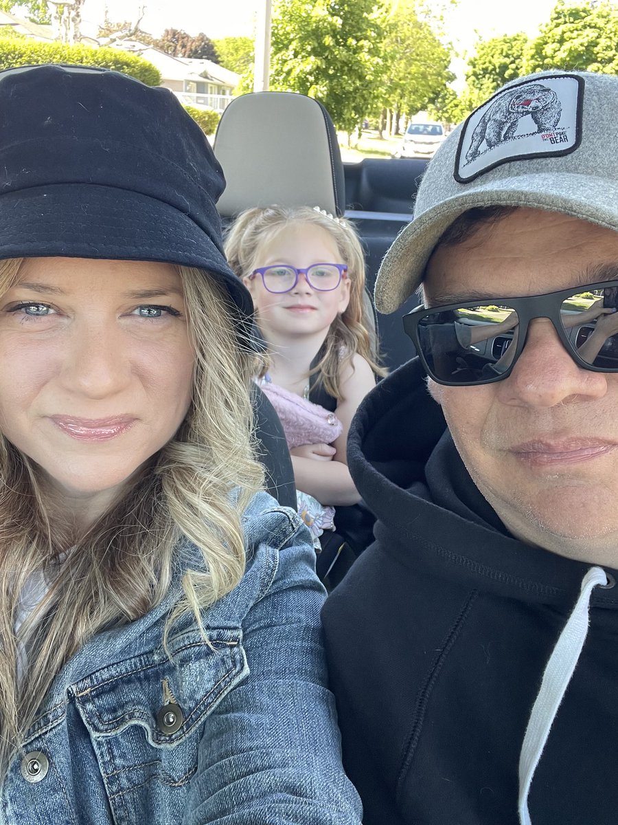 damanbouchard1's tweet photo. Had a lot of fun today with my Queen and little Princess today!  Thanks #GuessWhereTrips https://t.co/85iCO0Nf9e