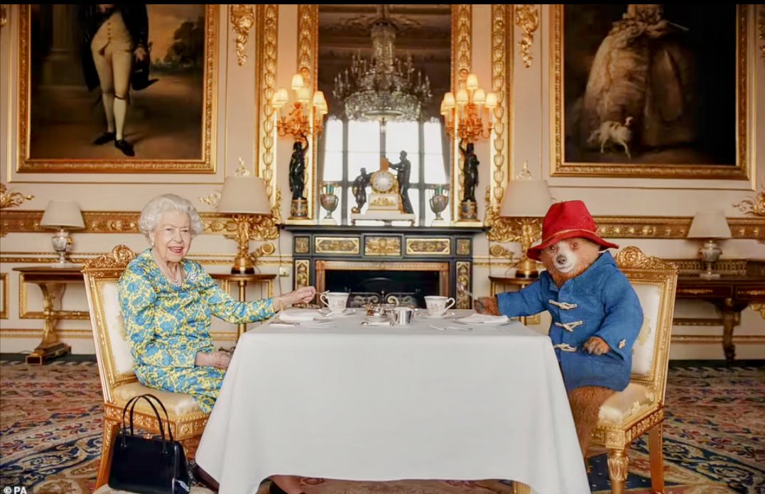 JacquiMckenzie6's tweet image. Michael Bond, Paddington's creator, said, "Paddington Bear was a refugee with a label 'Please look after this bear. Thank you.'”
The irony of this #Jubilee act is that HM's govt would have sent Paddington to #Rwanda as fast as they plan to send Iraqis, Syrians, Sudanese &amp;amp; et al.