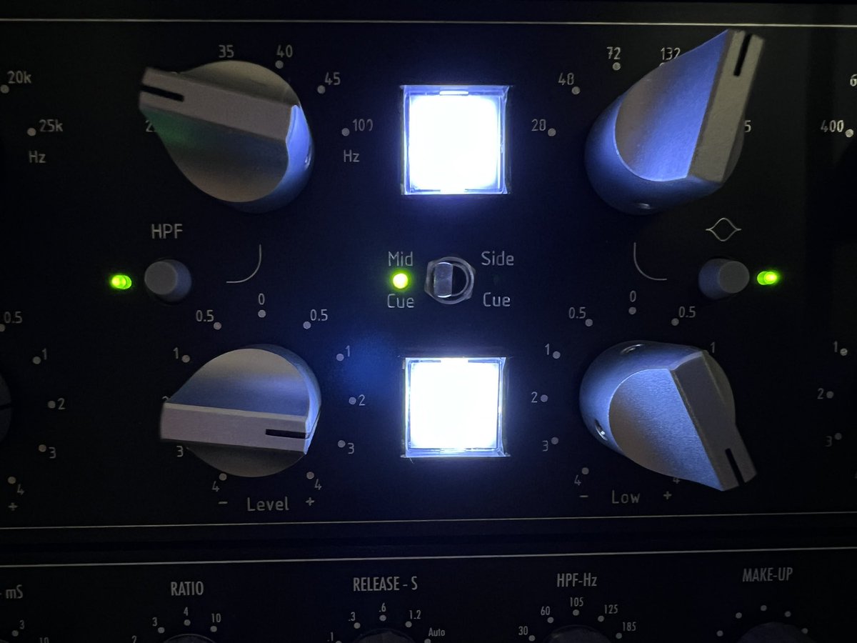 reso_mastering's tweet photo. What’s going on up the middle, let’s find out, shall we?  While we’re at it, I think those sides need to be cued and isolated as well. 
.
.
.
#tkaudio
#mastering #masteringengineer #appledigitalmasters #masteringforstreaming #masteringforcd #vinylmastering #resonancemastering https://t.co/I3wLKsIX6J