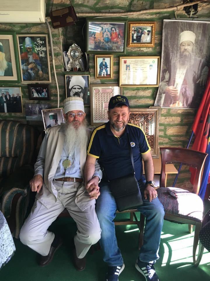 ACamekan's tweet photo. Sana yerden #gökten büyük nasihat
#Gördüğün ört, görmediğin söyleme
#Erenlerden, Pir’den budur emanet
#Gördüğün ört, görmediğin #söyleme
#AzbiBaba💜 #İnsancayaşamak https://t.co/t0YEAkvZnm