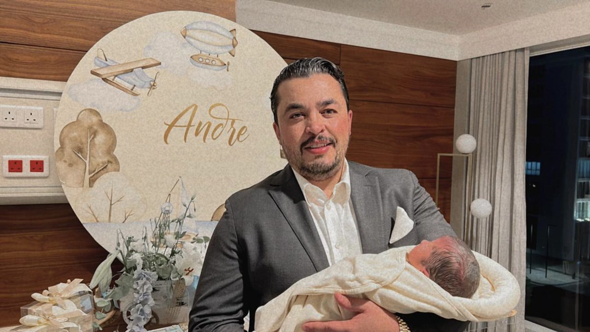HawariAndre's tweet photo. الحمد لله من قبل ومن بعد 

أنعم الله عليّ مساء اليوم بنعمة جديدة هي السادسة في حياتي من زينة الحياة الدنيا حيث رزقني بمولود ذكر أسال الله أن يجعله من الصالحين وأن يتمم نعمته علينا وعليكم شاكراً فضلهُ وأحمده على سلامة زوجتي سائلاً إياه أن يرزقني حُسن تربيتهم والحفاظ على مستقبلهم https://t.co/QlQyjkPqCB
