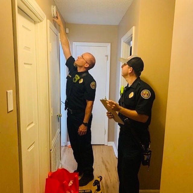 charlottefire's tweet photo. Dozens of Charlotte firefighters hit the streets today and installed free smoke alarms across our community. Smoke Alarm Saturday is a one-day, statewide, smoke alarm canvassing event to bring awareness of the need to have working smoke alarms in homes.
#CFDpride #CFDstrong https://t.co/KVPr1o3jzv