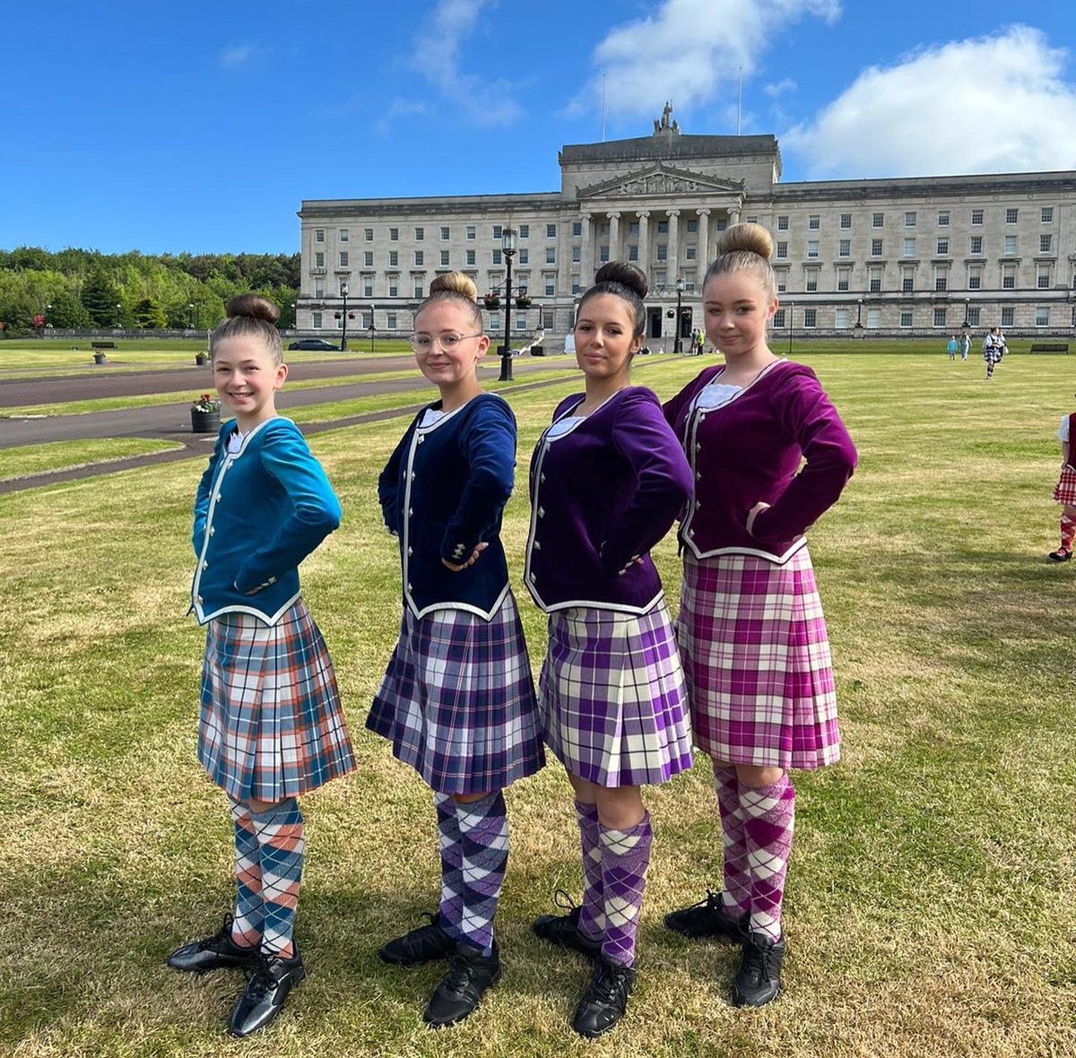 SchombergSoc's tweet photo. Well done to our #Kirknarra Dancers for joining with many other dancers from the Kathryn Stewart Dance Team and also hundreds of others from #UlsterScots groups to create this special Queen’s Platinum Jubilee tribute at Stormont this morning!

#PlatinumJubileeCelebration https://t.co/ohqVLv1zGE