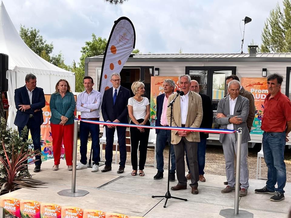 f_rouanet's tweet photo. Aux côtés de @Daniele_herin et @jacquesentenac à #Promaude la manifestation économique qui promeut les terroirs et les savoir-faire audois. De belles rencontres et de fructueux échanges #legislative2022 #Renaissance #Ensemble #Lézignan https://t.co/Ws1snhDQQM