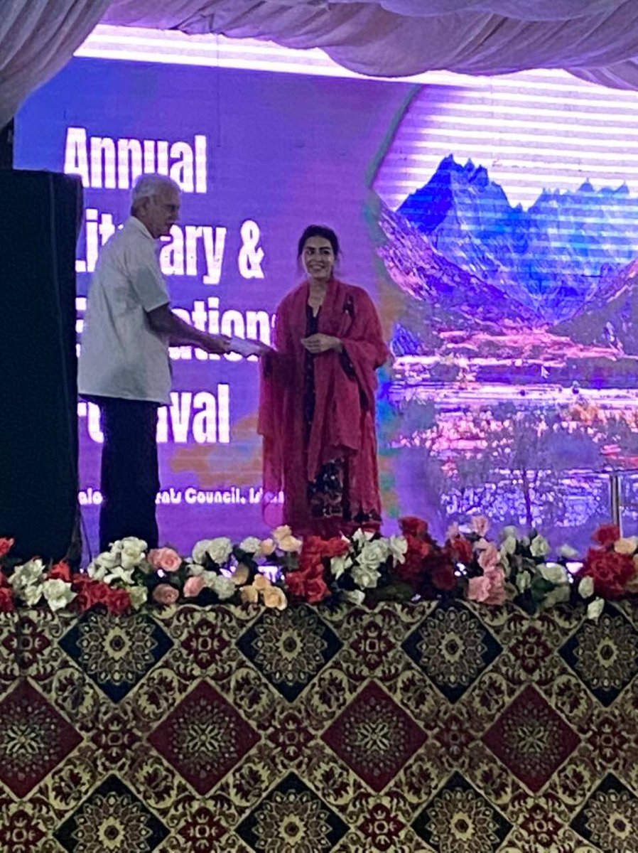 اسلام آباد : ایمان مزاری گوں بلوچی دروشم ءَ
<a href="/ImaanZHazir/">Imaan Zainab Mazari-Hazir</a>