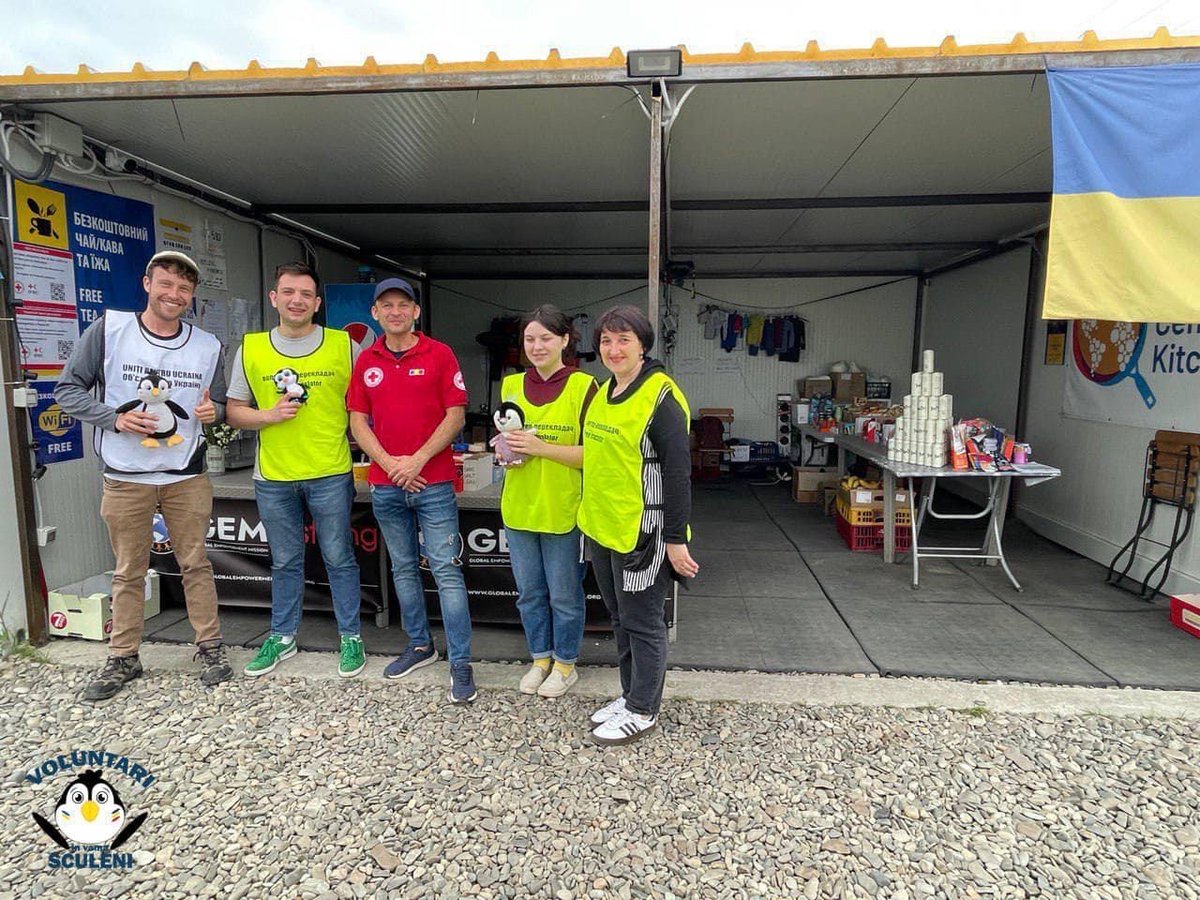 vol_sculeni's tweet photo. Lucian is a volunteer from @RedCrossRomania from Iasi. At the end of every week we know we can count on him. He is very involved and sensitive with the refugees, but also with the volunteers. He's like the friend we always want.🤗 https://t.co/vkqXBPUgRg