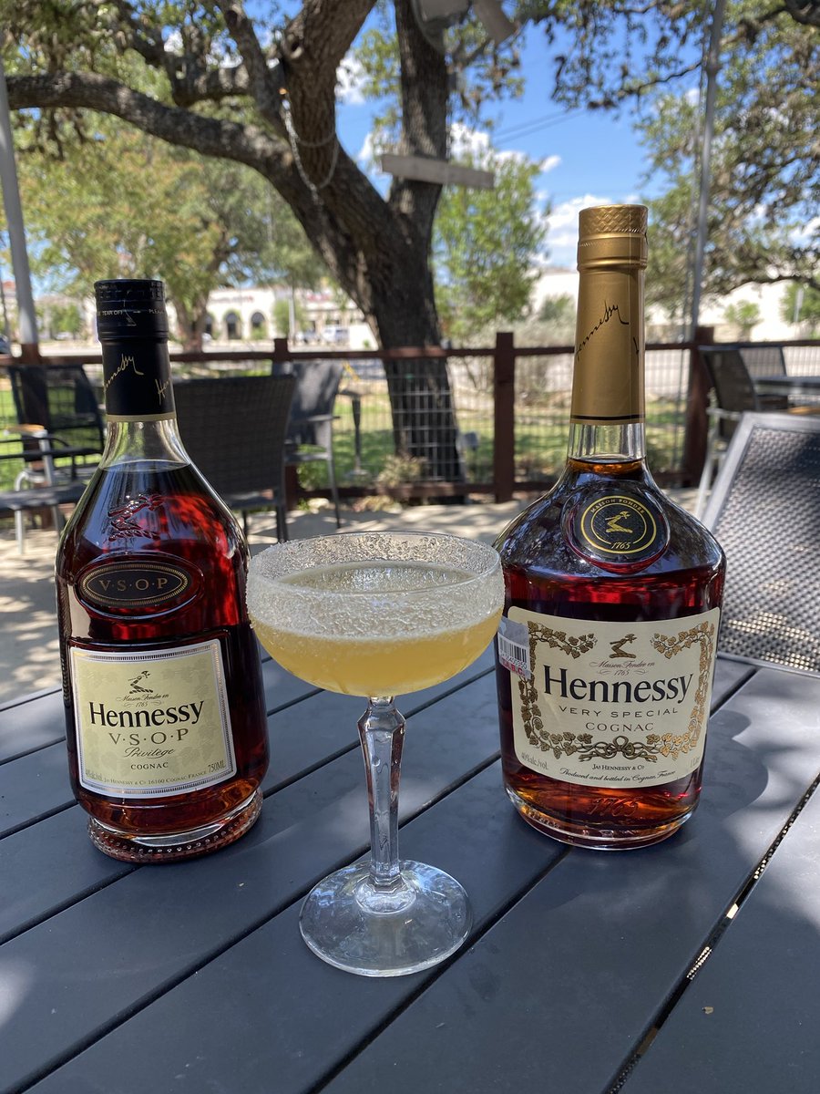 Come enjoy a side car ⁦<a href="/Bar_301/">Bar_301 🍷🥃🍸🍽</a>⁩ today is national cognac day