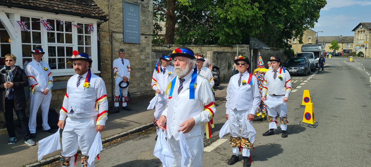 Traditional Bampton Morris Dancers tweet media