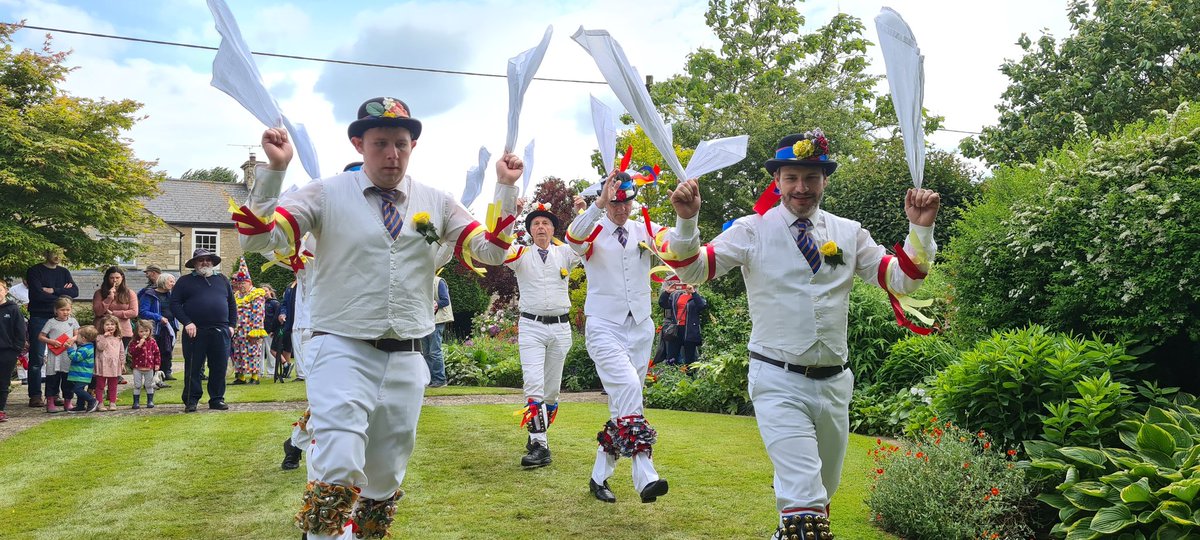 Traditional Bampton Morris Dancers tweet media