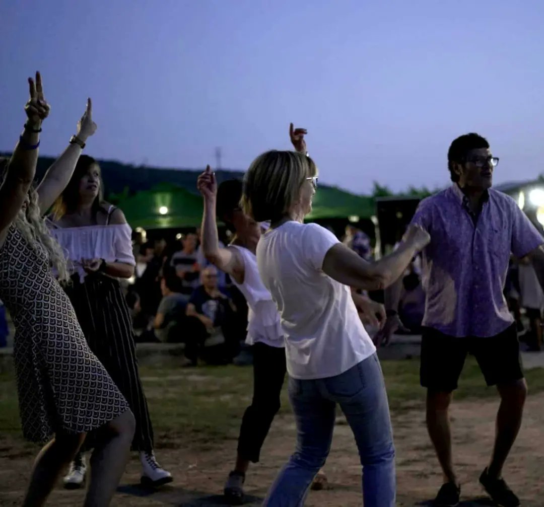 ajavinyonet's tweet photo. El gran final de festa que es mereixia aquest #Microvi2022
Amb música, vins i caves i ballaruca hem acomiadat aquestes 5 setmanes i 8 actes repartits per tot el municipi del que estem tant orgullosos.
#Microvi és #AvinyonetdelPenedès
Fins l'any vinent! https://t.co/yeIJOWLAu6