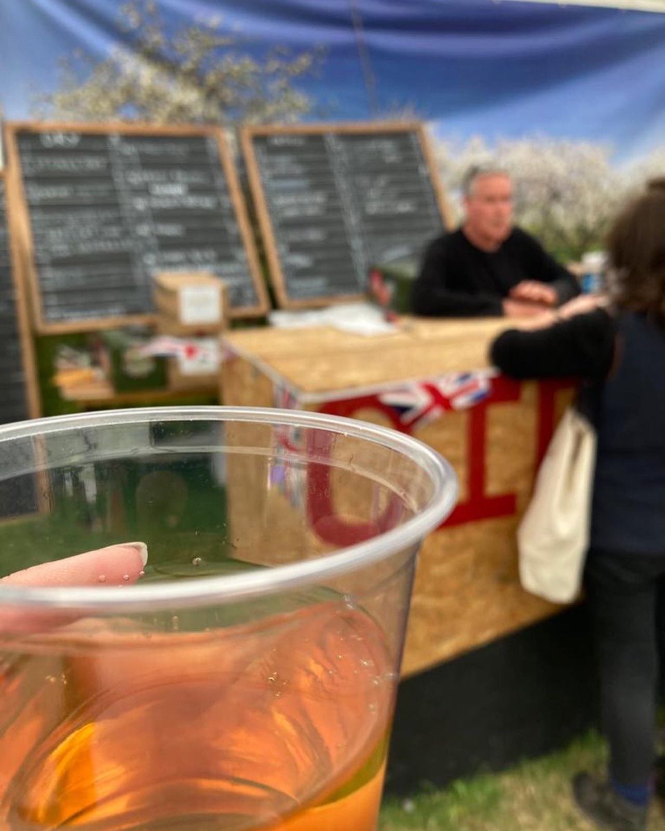 SevenTreesCider's tweet photo. Cracking day @BathandWest #britishciderchampionsips picking up a gold medal (shout out to Rick @Pangvalleycider too) for our sweet cider & 4 silver medals for our farmhouse. Served a few pints of our very own Orchard Press too. #rdguk #readingcider #berkshirecider #craftcider https://t.co/KJh3G27Qyx