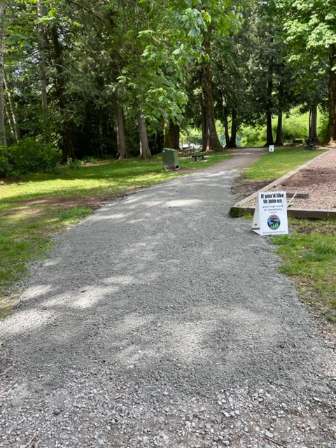 squamishtrails's tweet photo. McNaughton Park gets help from kids to pack gravel around a new culvert to prevent water from seeping into the playground. https://t.co/s0I5H0VedQ