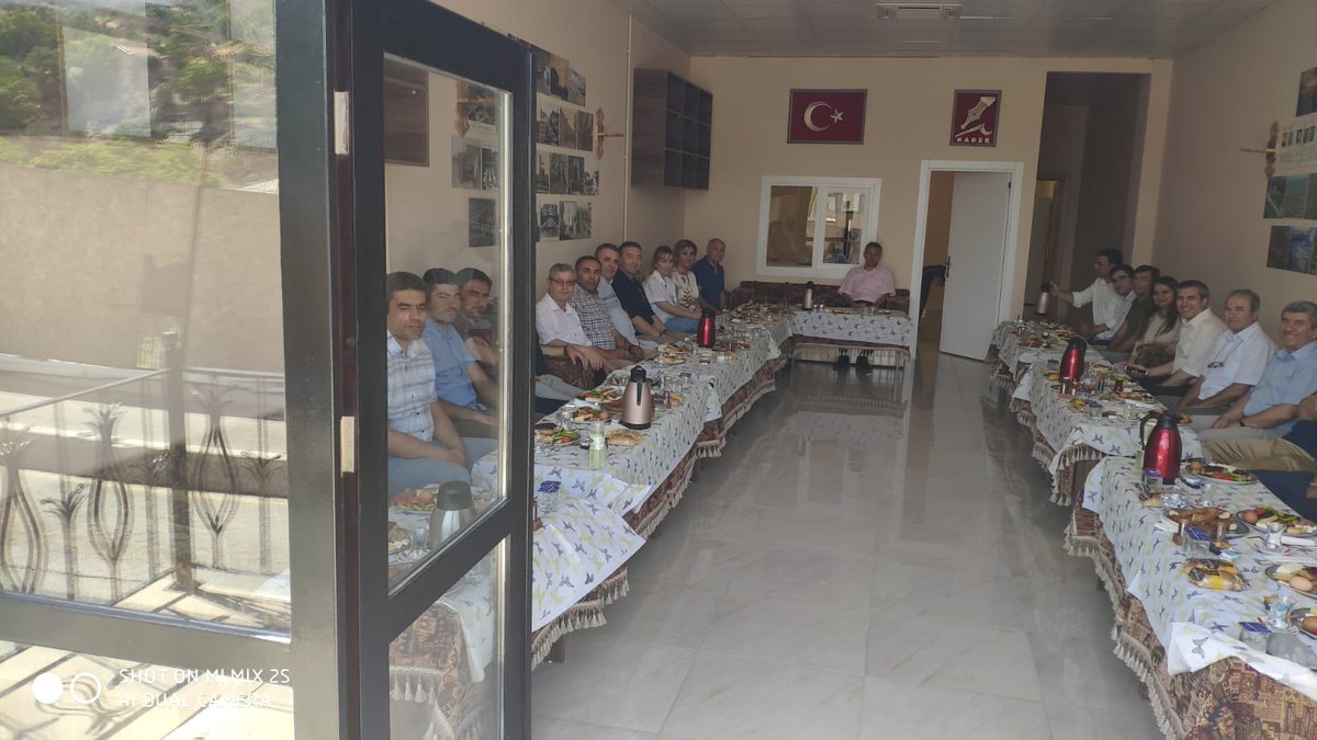 Yeni genel merkezimizde ilk yönetim kurulu toplantımızı gerçekleştirdik. Hayırlı hizmetlere vesile olmasını dileriz. Tüm hemşerilerimizi bekleriz.

#BADER
#BürokratAnkaralılarDerneği