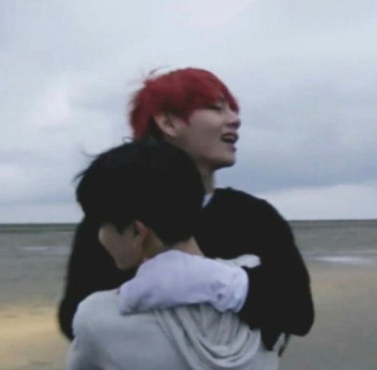 vminpinkie's tweet photo. they got reunited in different lives https://t.co/KWLGUIHcW7