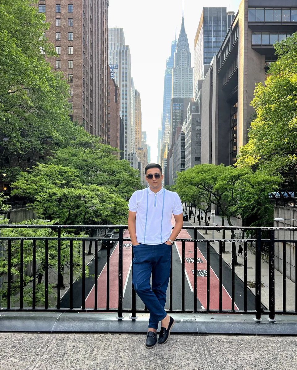 workandtravel's tweet photo. Work&Travel 2022🇺🇸
📸 @shukhratov_sh_ visited New York before he started to work in Portland, Maine
📍From Uzbekistan 🇺🇿
#workandtravel #workandtravelusa #workandtravelj1 #savej1 #j1visa #explore #travel #nyc #newyork #newyorkcity https://t.co/ecozwfsuYB