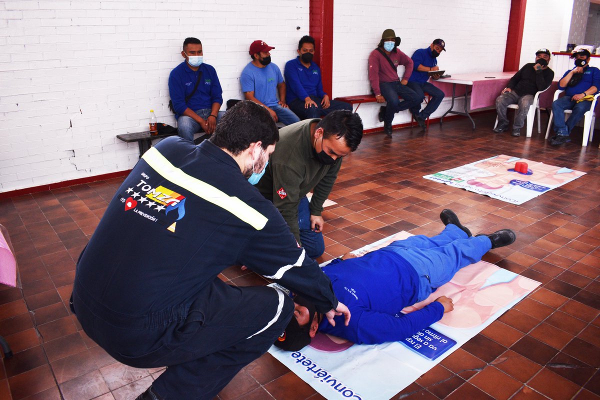 GasTomzaMexico's tweet photo. Comprometidos con la #Seguridad de nuestros #colaboradores👷🏻‍♂️ En #GasTomza estamos siempre ON con las constantes capacitaciones ✅ para brindarte un servicio seguro 🙌🏻 #GasLP #Mexico https://t.co/xz5QnVFRVQ