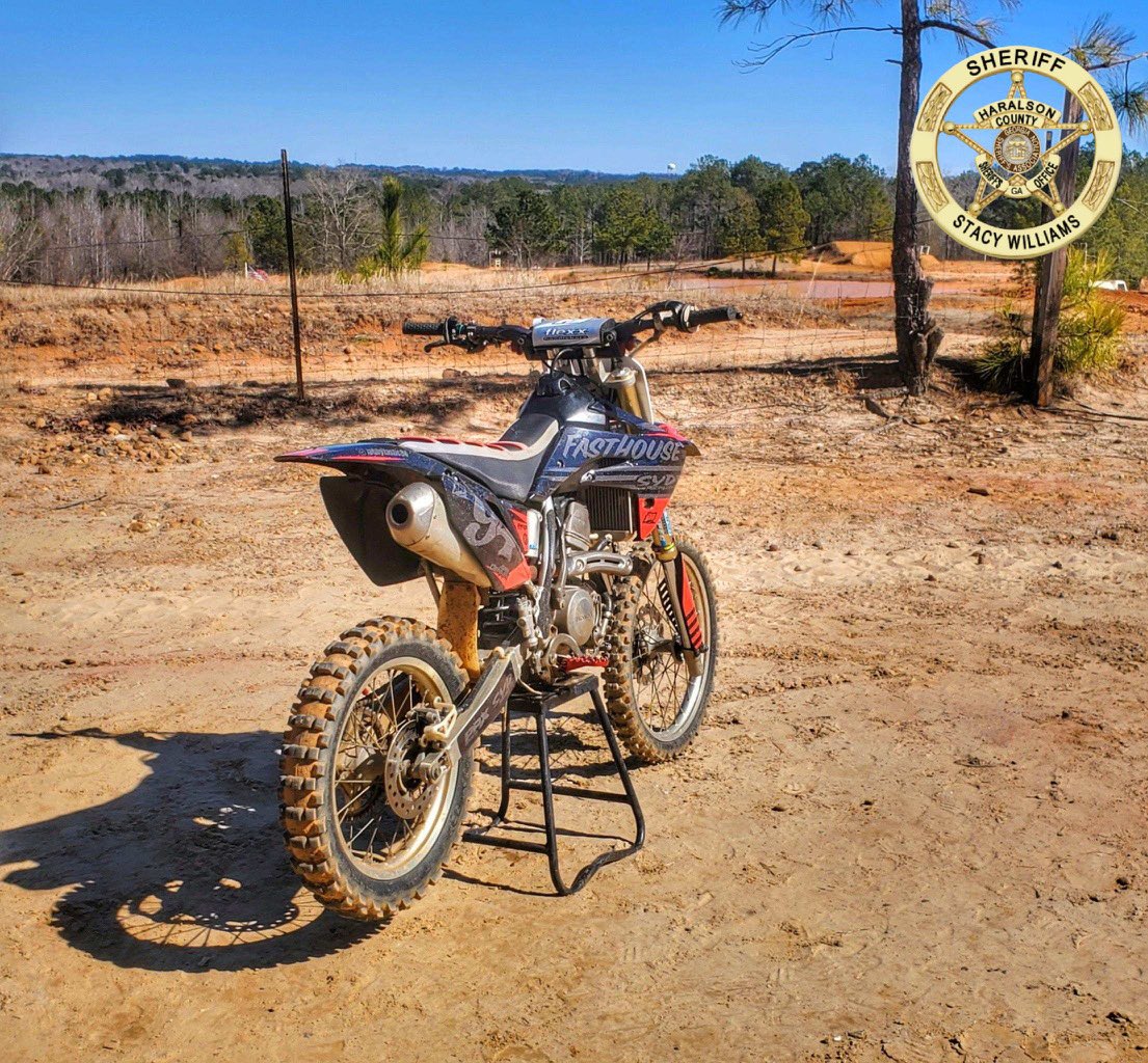 HaralsonSheriff's tweet photo. Around 4:15 AM, two ATV’s pulled into a driveway on Old 100 HWY close to Highpoint Rd and stole a 2017 Honda CR-F150R that belonged to a child. One of the thieves was a W/M wearing blk shorts and a wht shirt. He unstrapped the bike and took it off a trailer.
#LetsGetItBack https://t.co/ttl41i2pAP