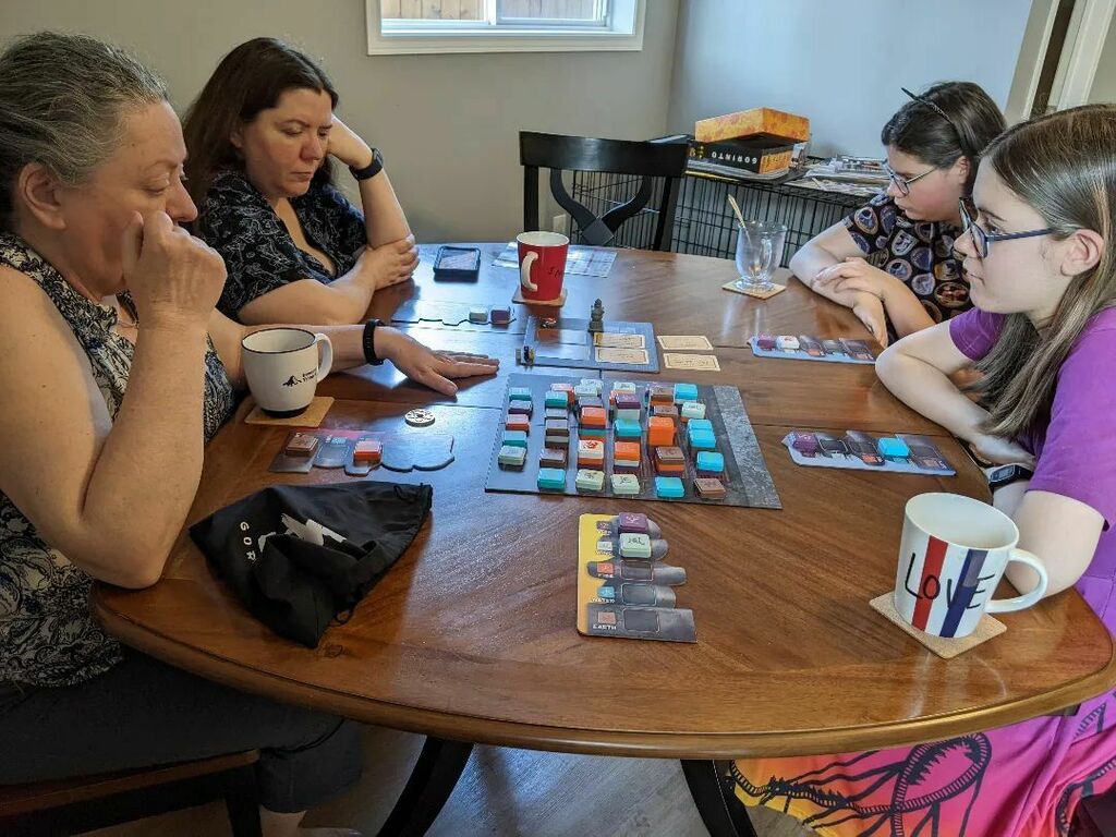 TabletopBellhop's tweet photo. Three generations of gamers playing Gorinto from @grandgamersguild
#FamilyGameNight #afamilythatplaystogetherstaystogether #Gorinto #grandgamersguild #Gamenight #boardgames https://t.co/yiTHZaiZgm https://t.co/zJu8LcUuVj