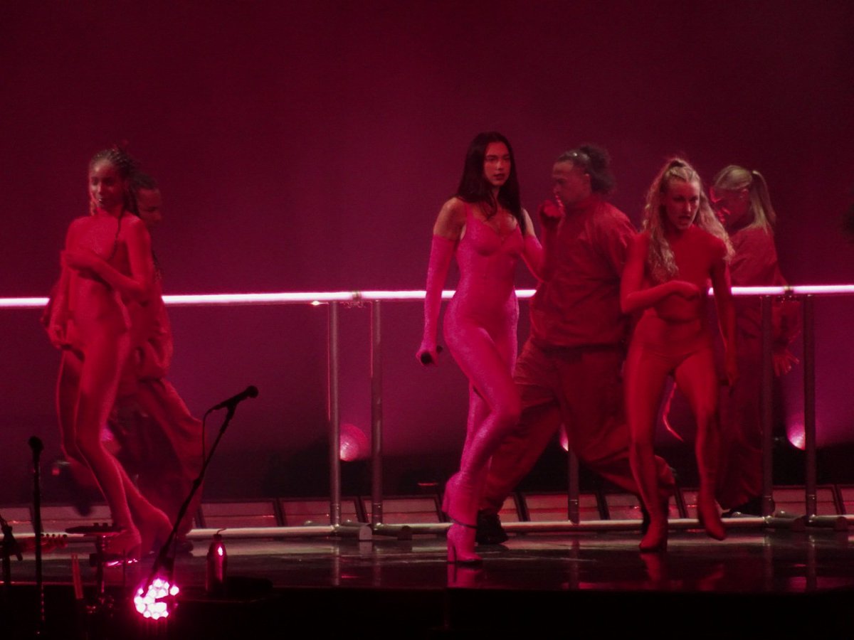 _rmleon's tweet photo. FUTURE NOSTALGIA ✨️
BRUTAL @DUALIPA ❤️‍🔥 #FutureNostalgiaTour https://t.co/lhCHqiaqPo