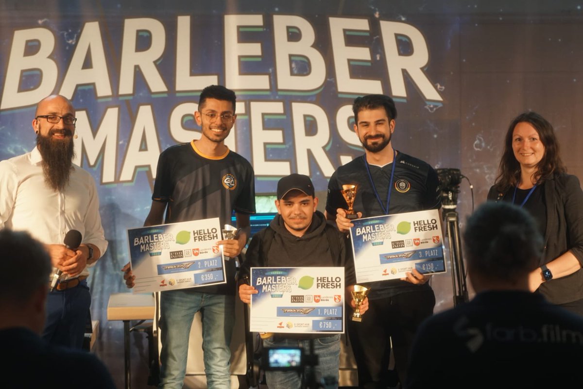 risewithusgg's tweet photo. Was für ein Finale!
Der #Tekken7 Champion des #BarleberMasters steht fest: @dbp_tk🏆
Herzlichen Glückwunsch!
🥈 @TekkenTetsu
🥉 @Sephiblack
Ein großes Dankeschön an alle teilnehmenden Spieler. GG WP https://t.co/r1kSBGUoy3