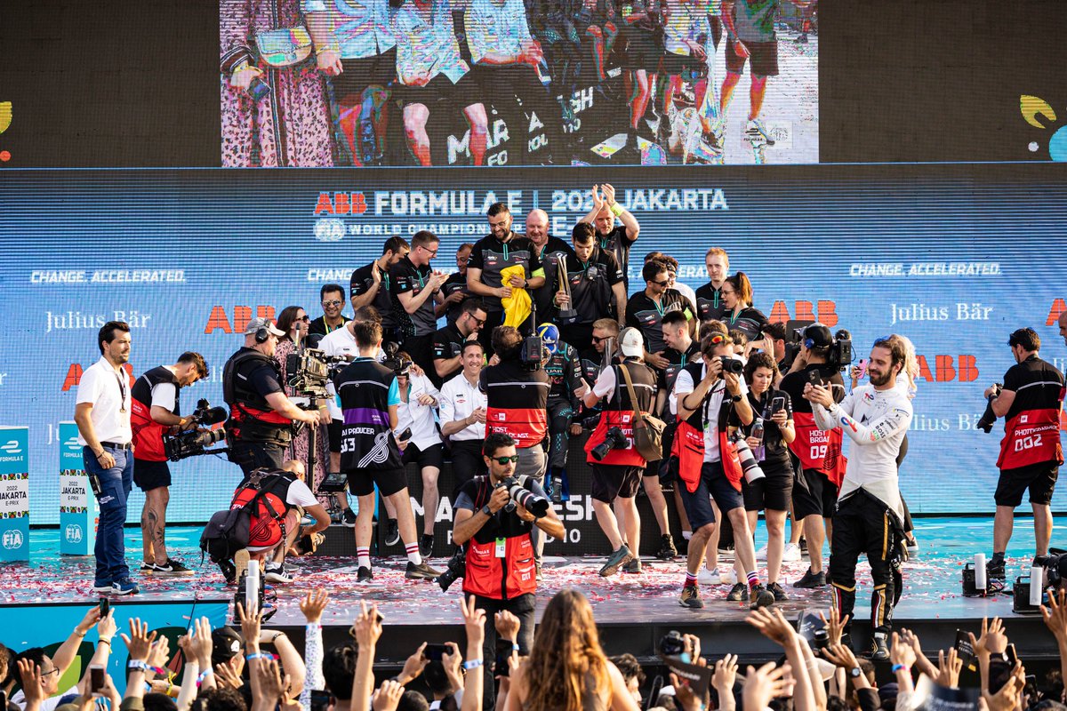 #FormulaE - Some of the best pictures from the inaugural Jakarta E-Prix 🇮🇩 ⬇
fia.com/multimedia/ima…

#ABBFormulaE  #JakartaEPrix