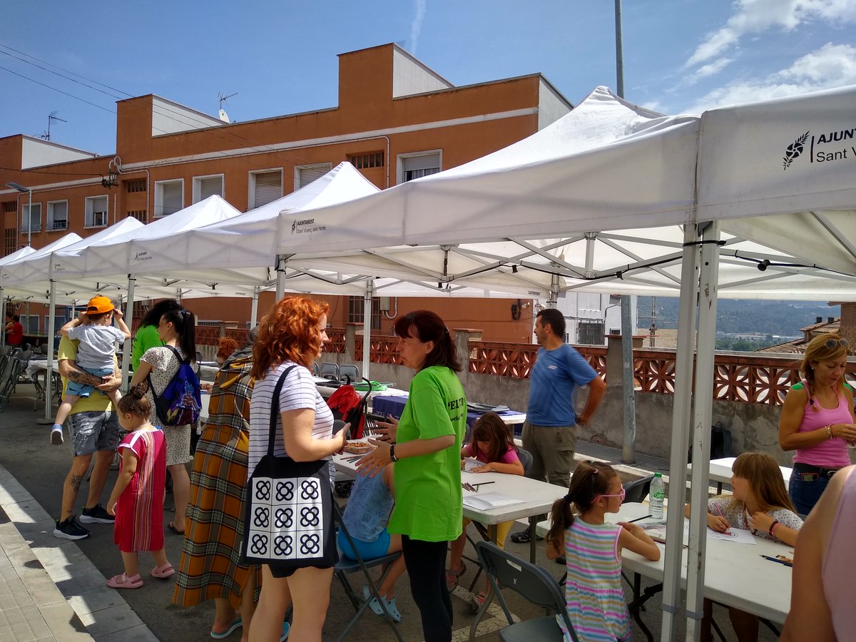 Aquest matí hem assistit a les festes del Barri de El Turó 🎊🎉

Una estona molt agradable on hem pogut xerrar i sobretot, escoltar als veïns/es així com conèixer tota la feina que es fa des de l’Associació de Veïns i la resta d’entitats per dignificar i fer créixer el barri 💪💜