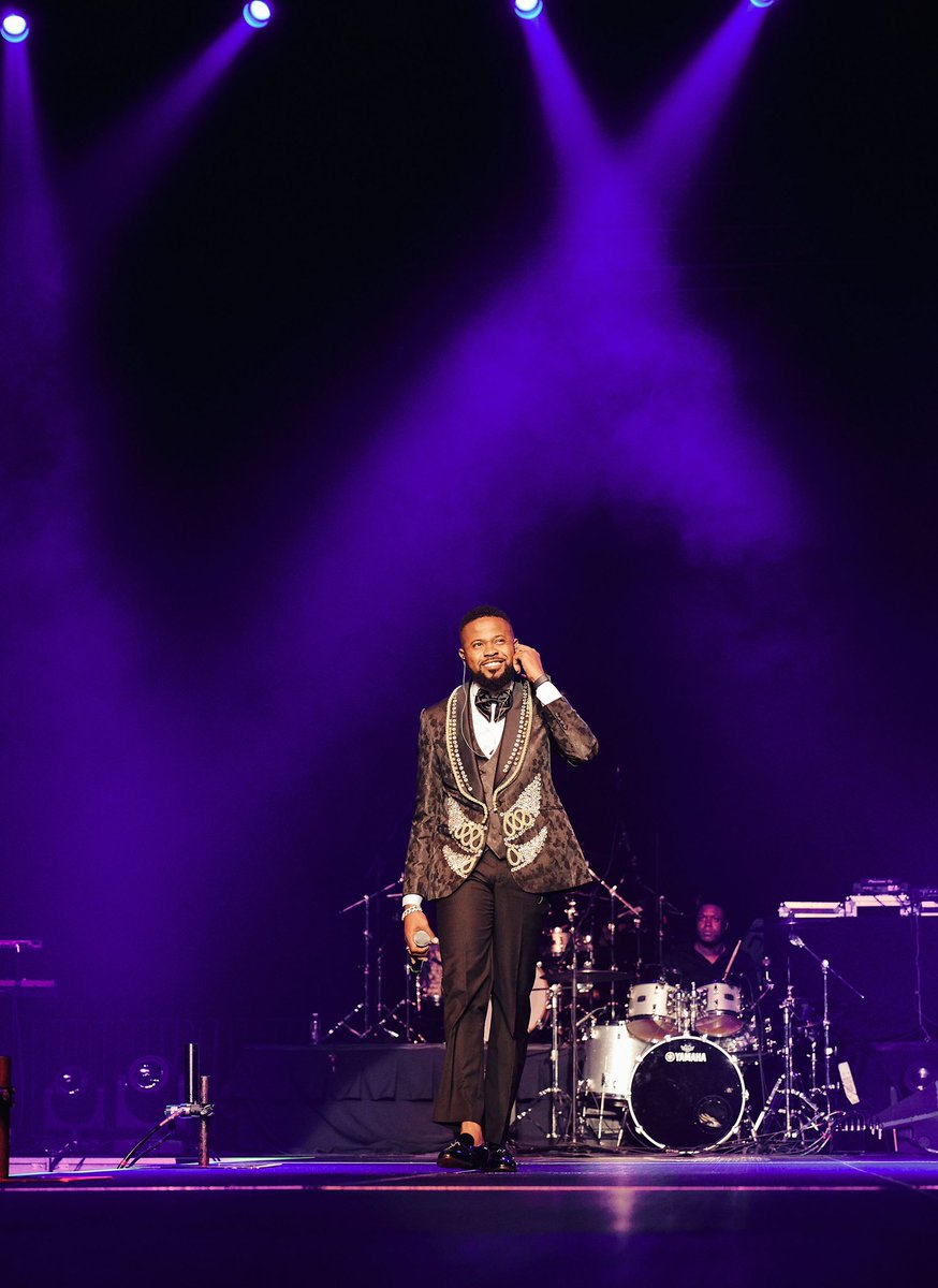 roodyroodboy's tweet photo. Mwen renmen Roody Roodboy 🇭🇹🇨🇦#placebellarena https://t.co/tkFGuF5N3A