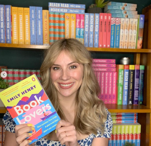 TOI_Books's tweet photo. New York Times' bestselling author of 'Beach Read' and 'People We Meet on Vacation', Emily Henry, is back with her new romance novel 'Book Lovers'! Read the #TOIMicroReview here: https://t.co/CippGIXvIr
@PenguinIndia https://t.co/kDSVfbtKN6