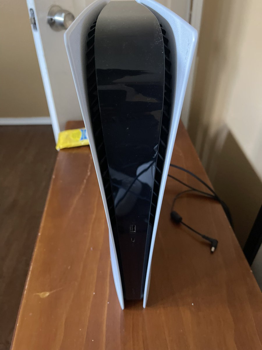 treccknight's tweet photo. I’m tryna sell a ps5 I build a pc and don’t play it much dm me #ps5 #selling #offer #PlayStation5 #videogames https://t.co/RsIT5i3ODf