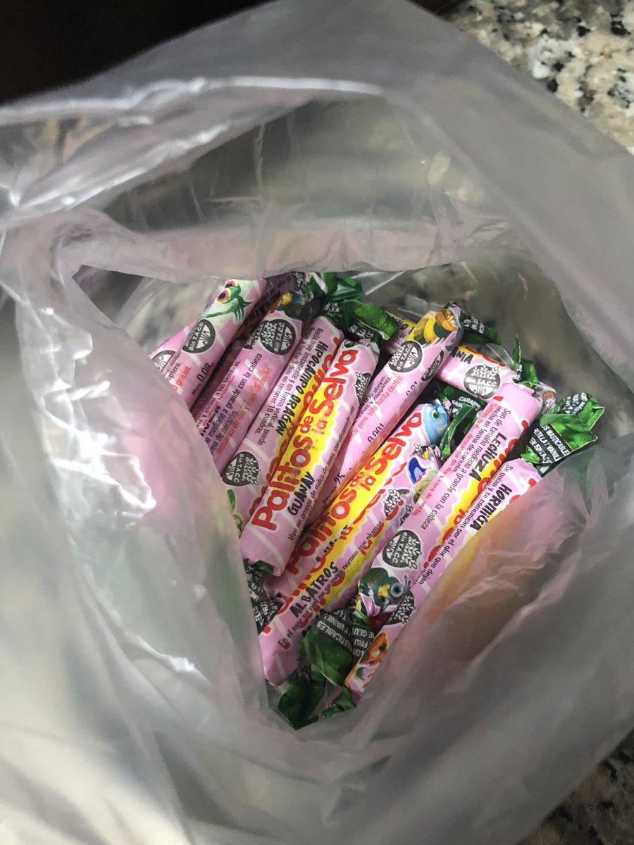 orneelomb's tweet photo. dame mil 😍🤤 https://t.co/AteOQppzxF