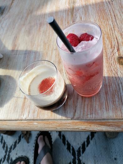 BigKahunaStylee's tweet photo. Evening the twitter. Time for a cocktail or 2 in the sun before dinner #poncing https://t.co/8V8sZijBZ3