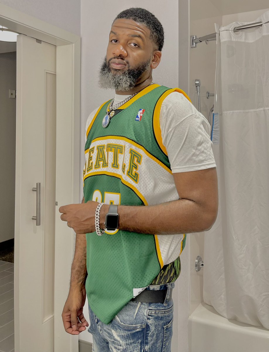 I’ll start following y’all back when the hype dies down… appreciate all the love, it’s crazy ❤️