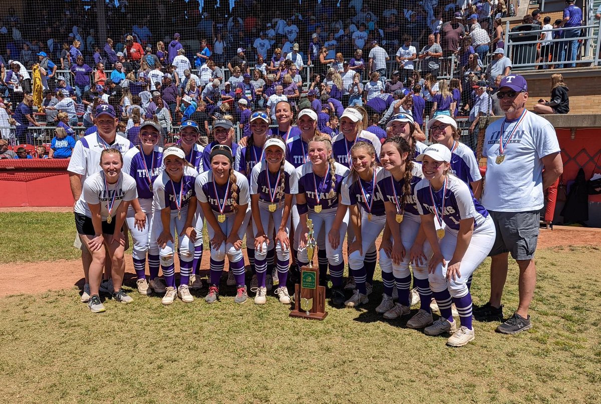 TriwayAthletics's tweet photo. 🥎🥇Introducing your D2 STATE CHAMPS! 🏆 🥎 
@SoftballTriway https://t.co/QtXORxYLXr
