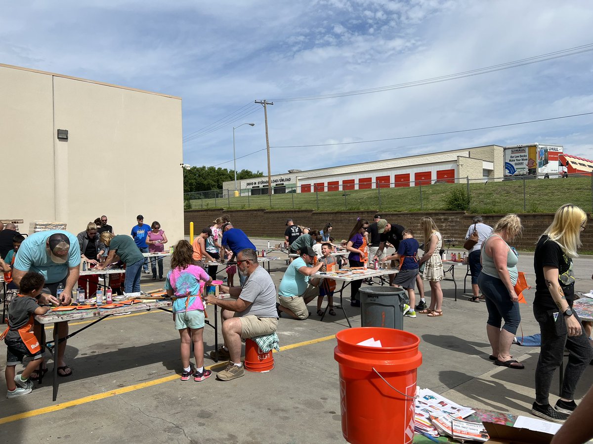 Leavenworth Home Depot Workshops tweet media