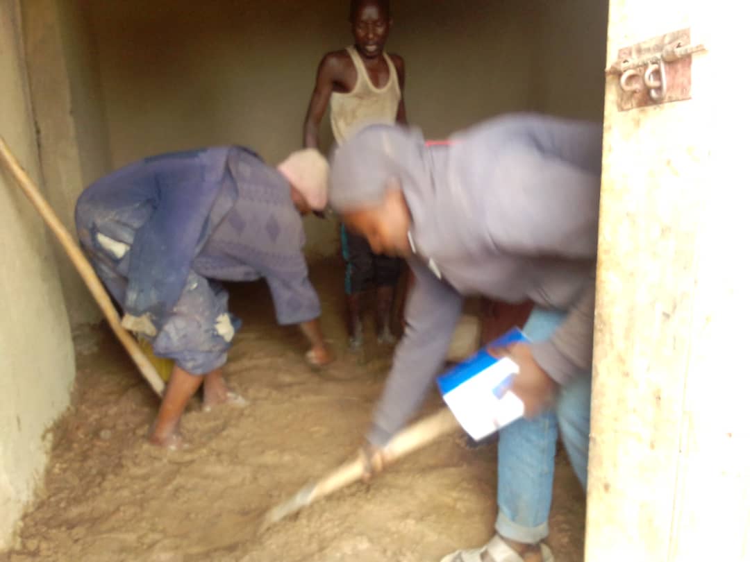 CYEZA_Sect's tweet photo. Uyu munsi mu Murenge wa Cyeza Twifatanyije n'Urugaga rw'abamutima w'urugo rushamikiye ku muryango wa RPF Inkotanyi.
Tukaba twakoze ibikorwa bitandukanye birimo:
1. Kubaka uturima tw'igikoni
2. Gucukura ingarani
3. Kubaka udutanda tw'amasahane
5. Gutunganya umuhanda .......1/3 https://t.co/YuWmbfR0QR