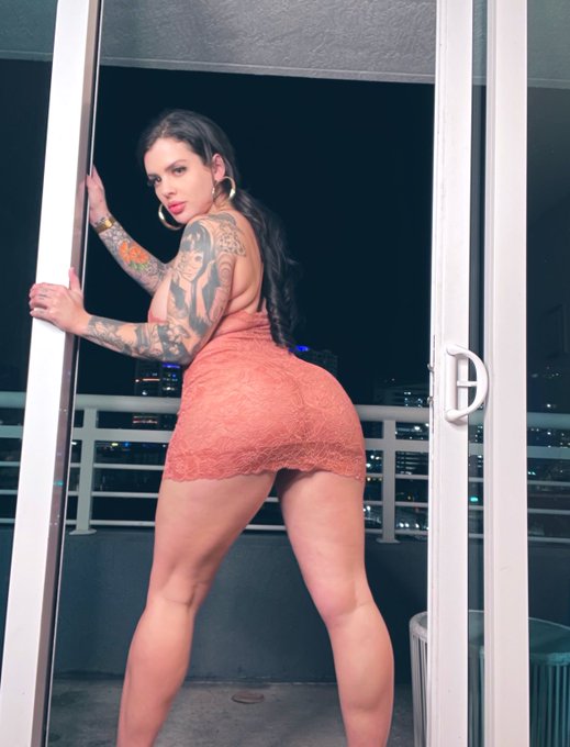 https://t.co/xwV4g8z6Ju get you all the goods and that scene w @lasirena69_and @jmac1864 drops on me