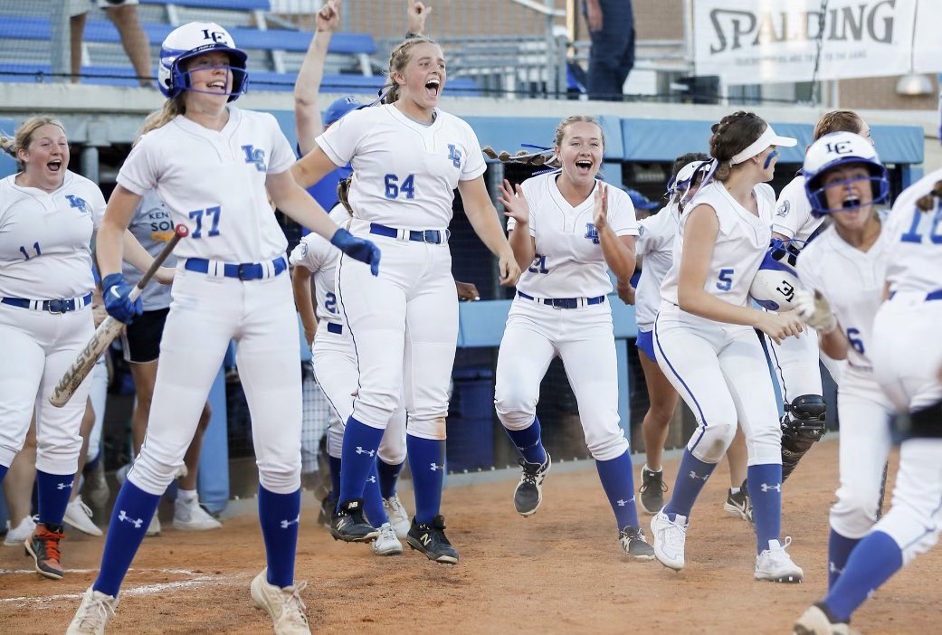 Knights Advance to Elite Eight!!!

Another brilliant team effort!! 🤘🤘

<a href="/lydia_kennedy8/">Lydia Kennedy</a> hops it off 🦘style with a 2 run scoring single!! 💙8

@abbyhammond23 throws another gem from the ⭕️!! 

Next game Friday, June 10th, 11:00am at The Cropp <a href="/LC_Dungeon/">Knight Rider</a> 

#GetEachOtherHome
