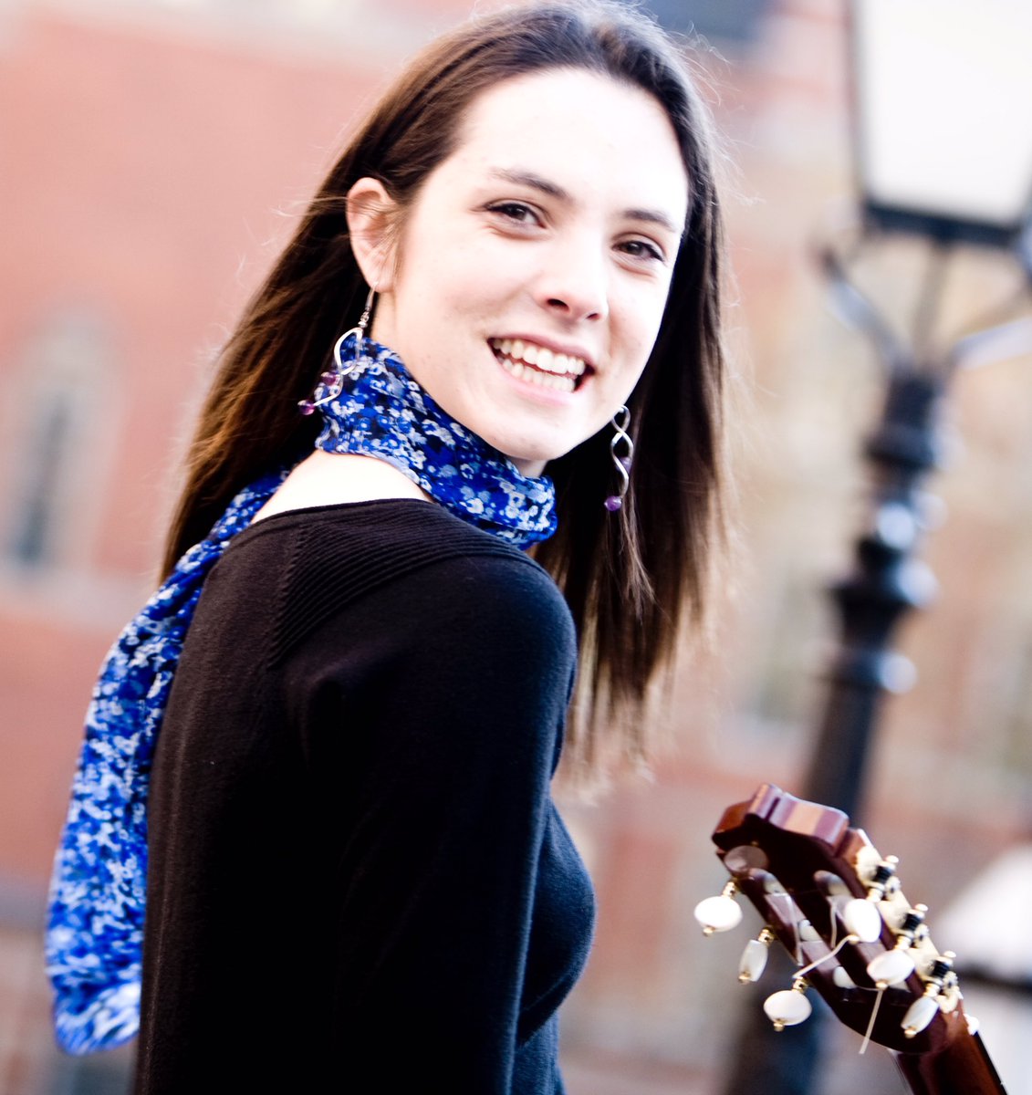 SeaGuitarSoc's tweet photo. Tonight! Please join us for a free online concert with the wonderful guitarist and composer, Laura Snowden! Sat. 6/4, 7 pm PT https://t.co/140zScRTT6 https://t.co/IXjWbC9hgb