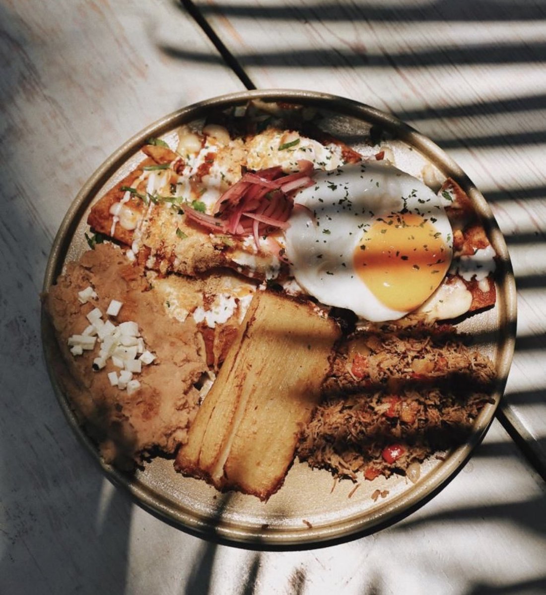 GermandelRincon's tweet photo. Disculparán el spam pero uno tiene que ver por sus intereses en esta noble red social. Ya abrimos desayunos en @MercadoCaxtle, el restaurante se llama Raíces y vale la pena. Ya saben que el lugar es bonito, está rico y abre de 7:00 a 12:30. Les dejo menú, se agradece compartan. https://t.co/2aewzQ5V03