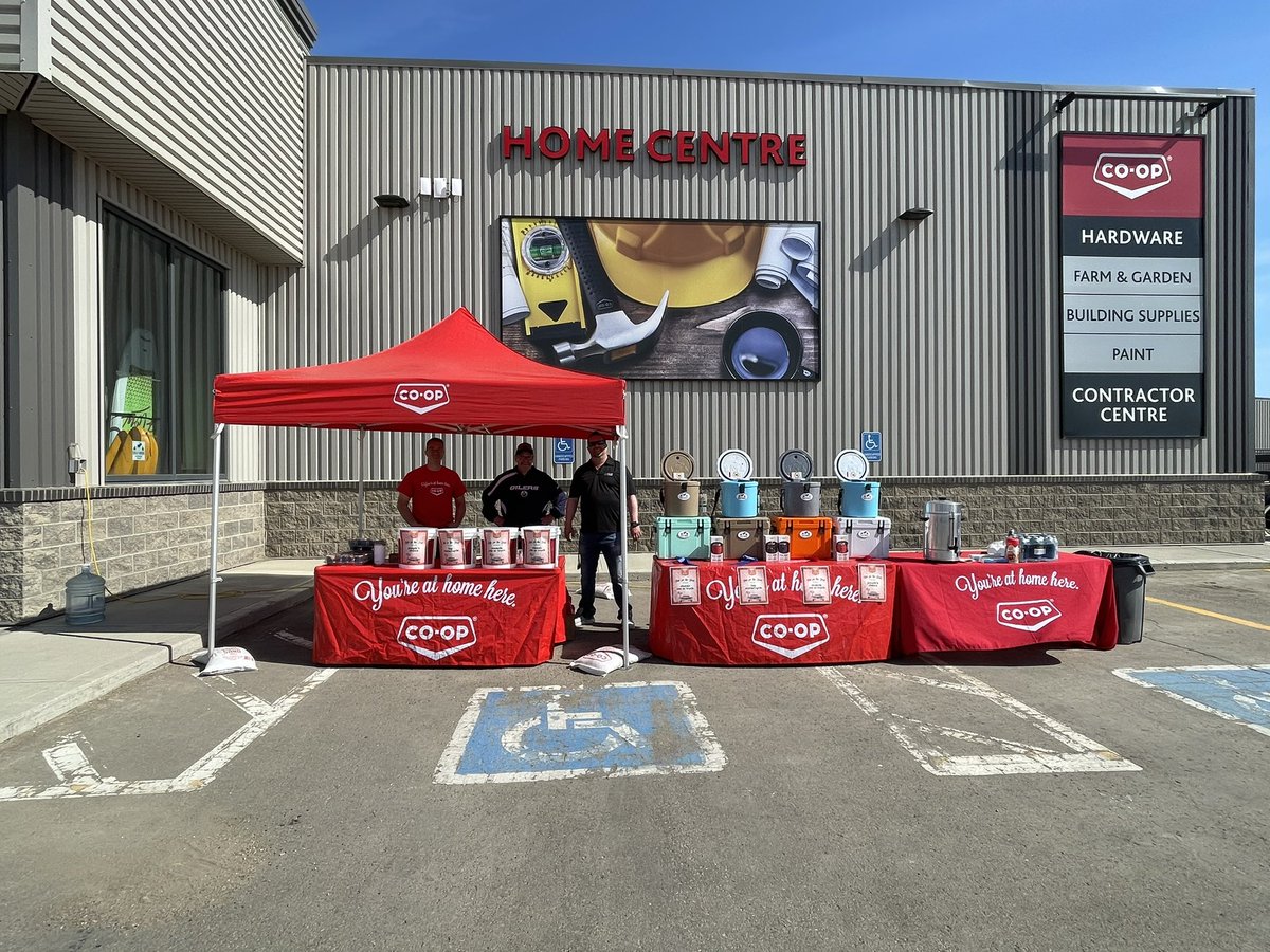 DeltaCoopLTD's tweet photo. The Unity Home Centre parking lot is just buzzing! Stop on by this morning to check out the 2022 Show & Shine! #classiccars #carshow #musclecars #showandshine #rodeoweekend https://t.co/Ud6jU2drxX