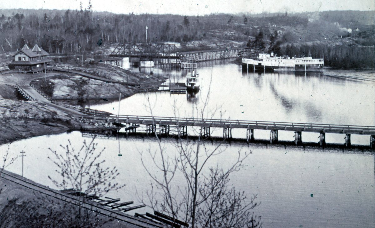 WPSDMuseum's tweet photo. This weeks #historicpost features Rose Point Station leading to Parry Island, 1903.
#DYK that this station is captured in our model train replicating the Ottawa, Arnprior & Parry Sound Railway?! If you haven't been by to see the train, we are open today from 11 am to 4 pm! https://t.co/JvaAGs7kg8