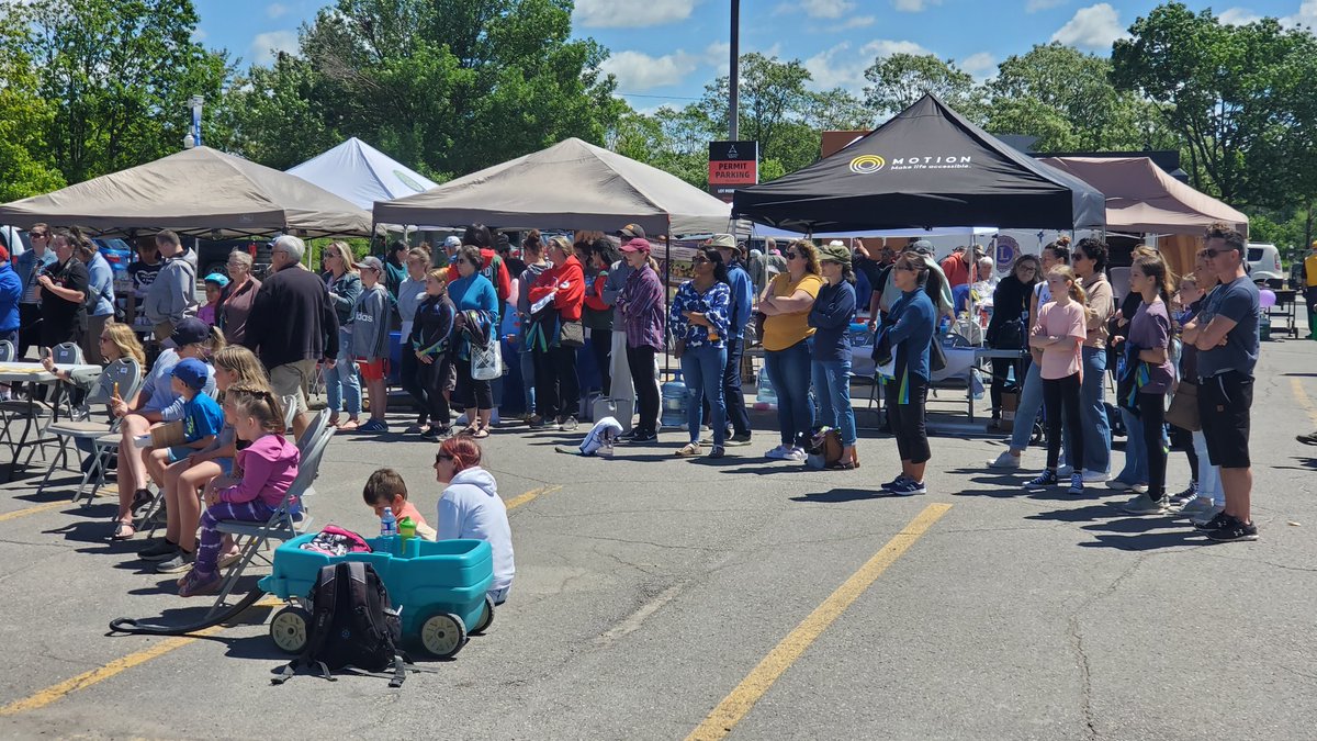 SamHoupt's tweet photo. The inaugural Capable Con kicked off at the Venture North parking lot. Featuring musical performances, dance numbers and the Time in My Shoes program, the event seeks to educate the public on persons with disabilities.
More at 6PM & 11PM @CHEXNewswatch
@GlobalPtbo
#CapableCon https://t.co/lGobjVjPkV