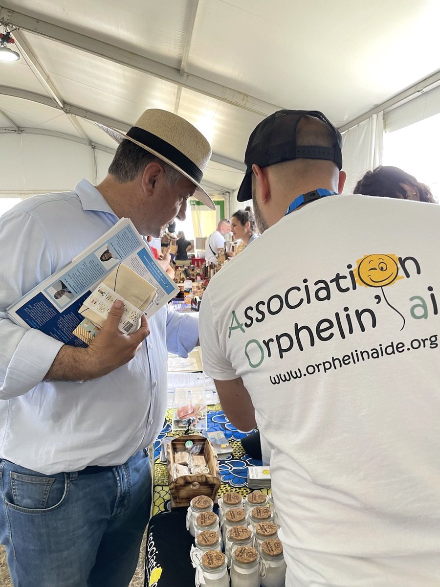 Avecvous1circo's tweet photo. [ Rencontre 🤝]
Nous étions aujourd’hui A Fiera di a Canonica 
#avecvous #avecvous2022 #election2022 #legislative #legislatives #hautecorse #corse 
#JoséGaletti #JeanDominici #Villedelucciana https://t.co/O5BxM8zYCa