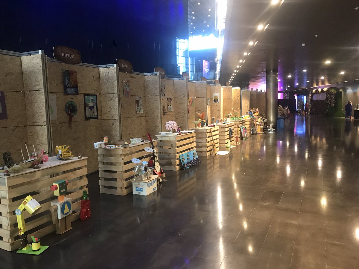 Burakks90's tweet photo. 5-7 Haziran tarihlerinde Selçuklu Kongre Merkezinde düzenlecek olan Konya Çevre ve Sıfır Atık Festivaline Meram İlçe Milli Eğitim Müdürlüğü olarak Hazırız @ozkan_meb @SeyitAliBuyuk @mkurt7386 @mustafakoca42 @ferit_kemal https://t.co/BBQ6Um3Oz1