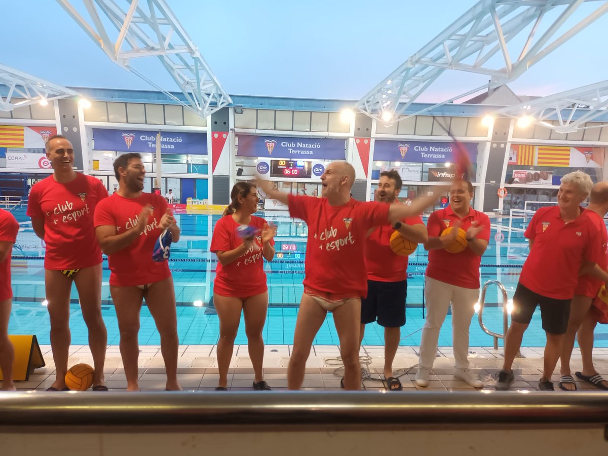<a href="/wpterrassa/">CN Terrassa WP</a> <a href="/aguilar_01/">Iñaki Aguilar</a> <a href="/xavigg12/">xavi garcia</a> <a href="/morasergi3/">SERGI MORA</a> <a href="/daninart/">Dani Nart</a> <a href="/oscarag5/">Oscar Aguilar Illana</a> <a href="/TonFiguls/">Ton Fíguls</a> <a href="/GasparGispi/">Gaspar Company</a> <a href="/adriasanz85/">Adrià Sanz</a> <a href="/Jordiperez9/">Jordi Perez Polonio</a> 🤽 Com vam vibrar i gaudir, públic, esportistes, equip tècnic i organització, al partit de #WATERPOLO LEGENDS del 90è Aniversari del Club Natació #Terrassa!

Moltíssimes gràcies a tothom que ho va fer possible! Bravooooo!

I❤️TRRSS
#TerrassaPower!
#MareaRoja⚪️🔴
📷 <a href="/MontseUrbano/">Montse Urbano</a>