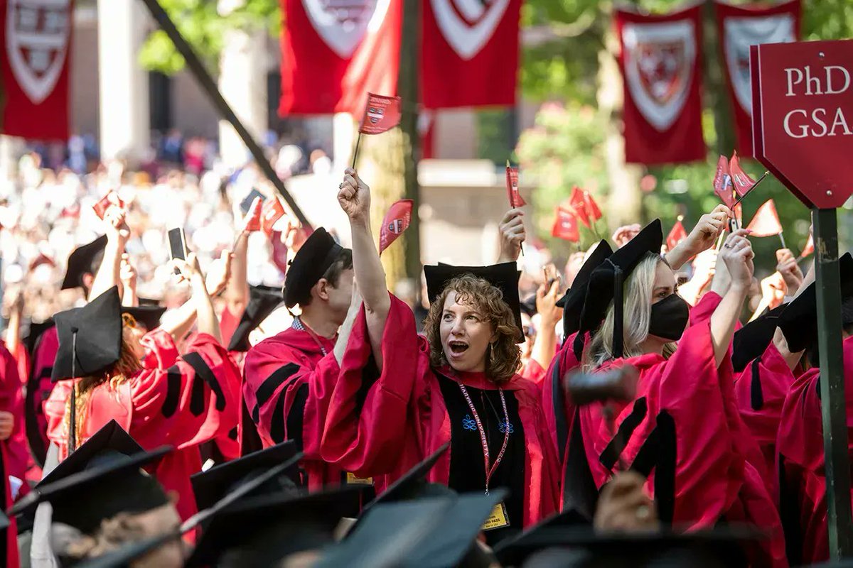 HarvardGSAS's tweet photo. Last Sunday, May 29, we welcomed back the 2020 and 2021 graduates for their long-awaited, well-deserved Commencement celebrations, and what a time we had!
Highlights by Tony Rinaldo Photography
#Harvard20 #Harvard21 #GSAS20 #GSAS21 #HarvardGSAS @Harvard @HarvardAlumni https://t.co/goqOV1hBkY