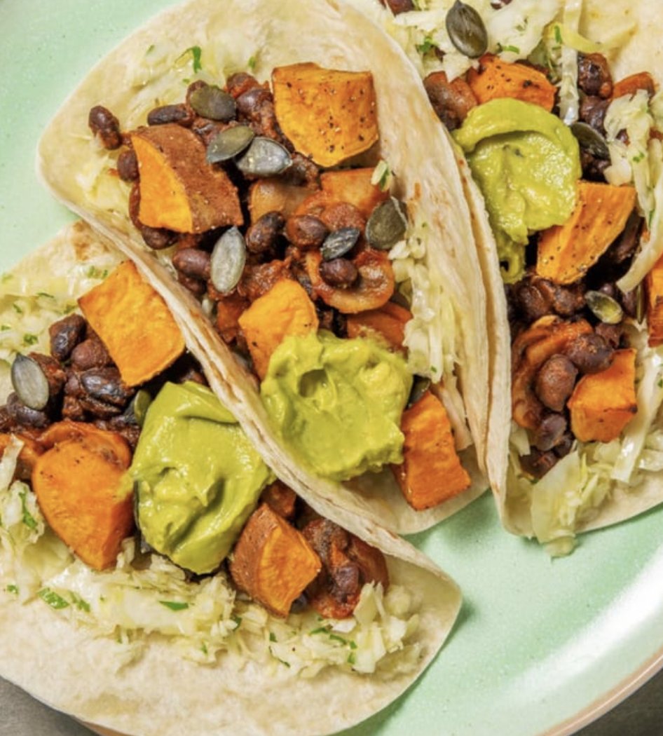 Taco ’bout a dinner winner! 🌮 Get the recipe for our Black Bean and Mushroom Tacos here👉 hellofresh.ca/recipes/black-… #hellofresh #foodpun #taco #tacorecipe