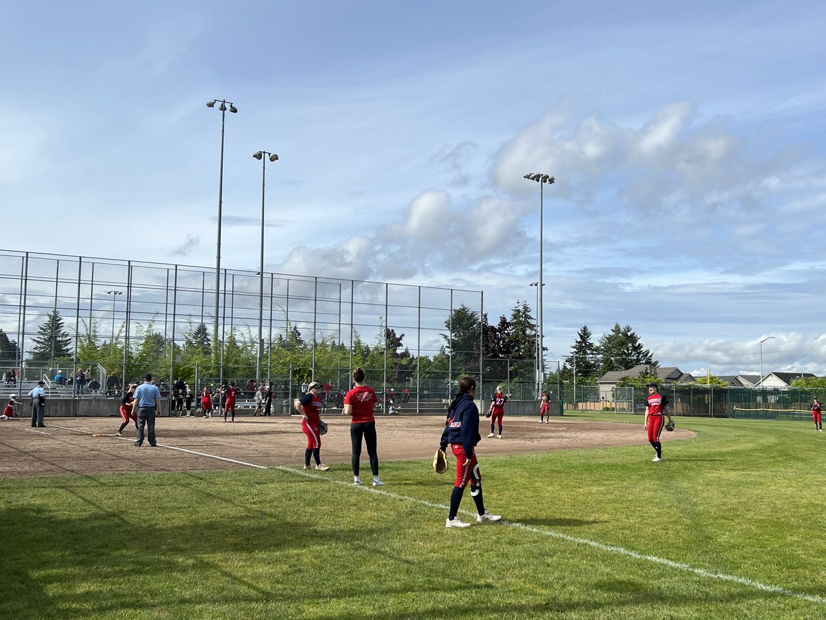<a href="/Ladyhawks18u/">Washington LadyHawks 18U Gold - Simpson</a> is getting back to their groove and leading 6-1 at the bottom of the 4th (and time about to expire). Go Hawks! #softball